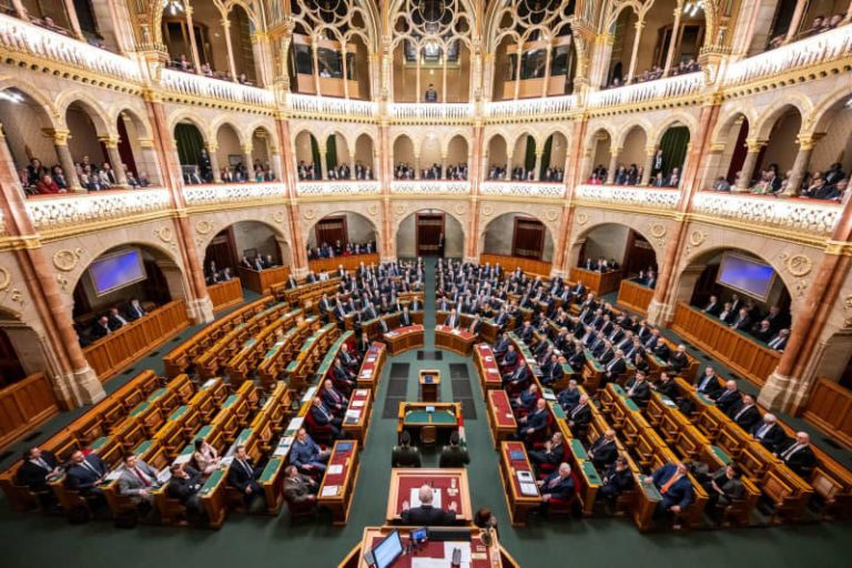 Hungarian lawmakers enshrine two genders in constitution