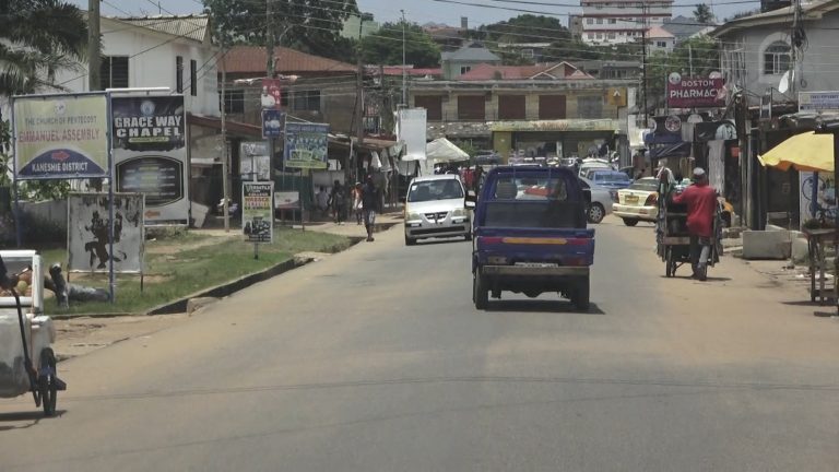 Motorists decry faded road markings
