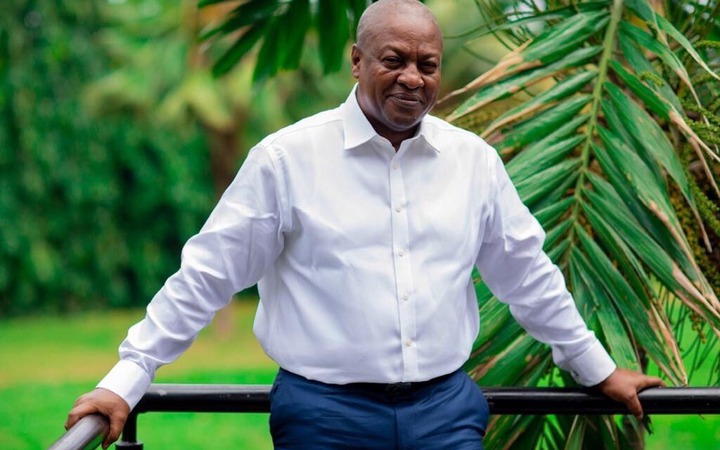 President John Dramani Mahama issues a public reprimand to his bodyguard for his behavior towards journalists