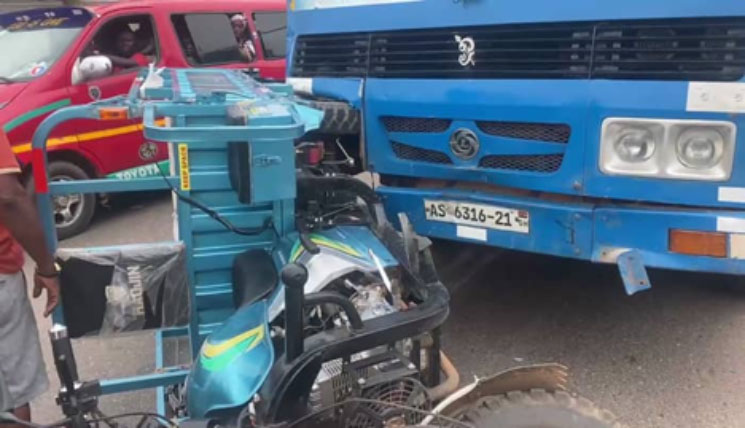 Aboboyaa Rider Crashed To Death, Three Injured
