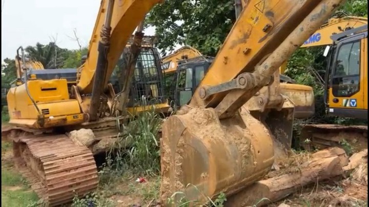 National Security operatives attempt to abscond with seized galamsey excavators