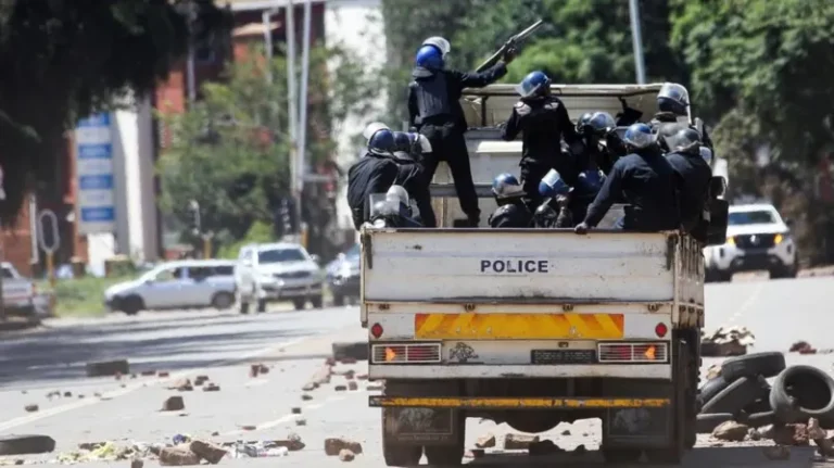 Zimbabwe police arrest dozens in wake of protests
