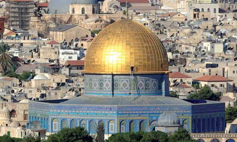Oman hails King Mohammed VI’s efforts in defending Holy City
