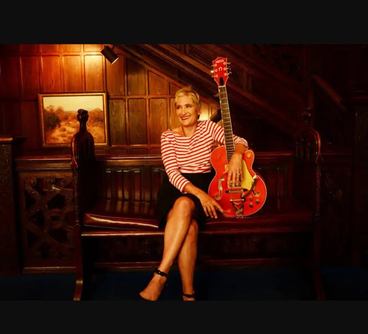 Singer, songwriter Jill Sobule dies in house fire
