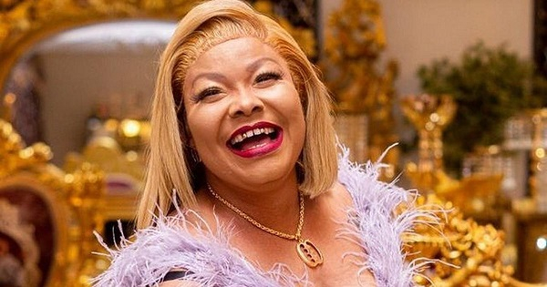 Ras Mubarak ‘orders’ GRA to chase Agradaa to pay gift tax on dollars cash out