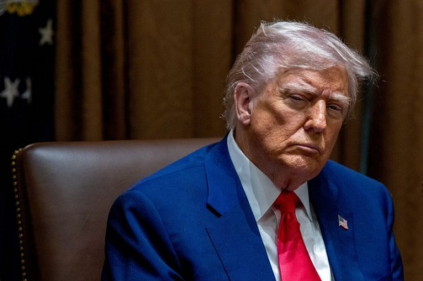 Trump threatens 25% tariff on Apple, warns Samsung and others could be next