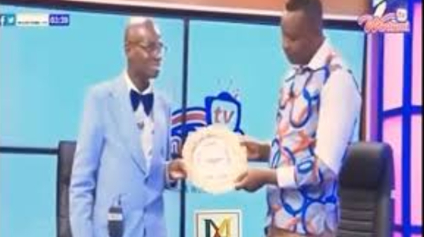 Watch as Dr UN awards Chairman Wontumi with a ‘golden plate’