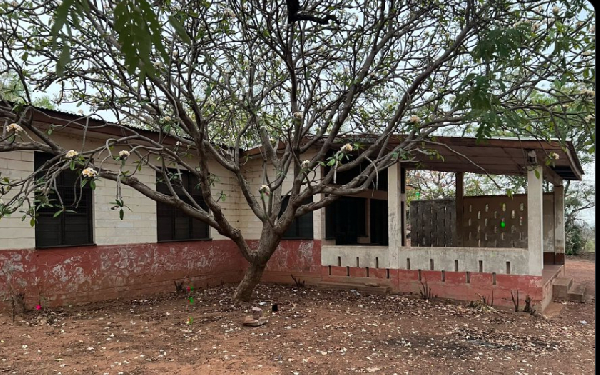 See the sorry state of what’s left of Nkrumah’s guest houses, now occupied by a foreigner