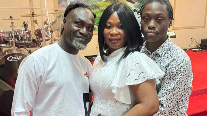 Lovely Moment:Countryman Songo Share adorable photos of his wife and children.