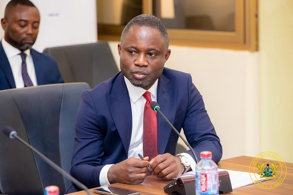 Health minister decries poor maintenance at Korle-Bu Teaching Hospital