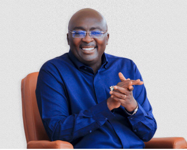 Ghanaians are amazed as Bawumia steps forward to open the car door for the Asante Queen Mother