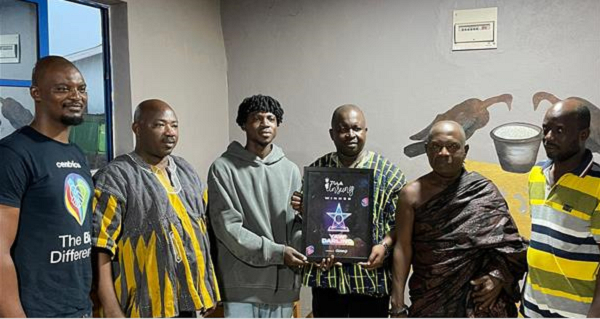 Assin Fosu chiefs and elders bless ‘Unsung Artiste of the Year’ Yaw Darling