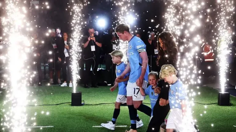 De Bruyne bids farewell as Man City beat Bournemouth