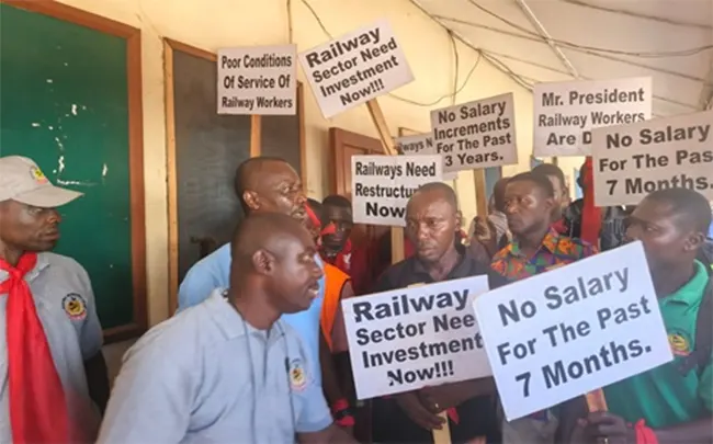 Railway Workers Threaten Strike –