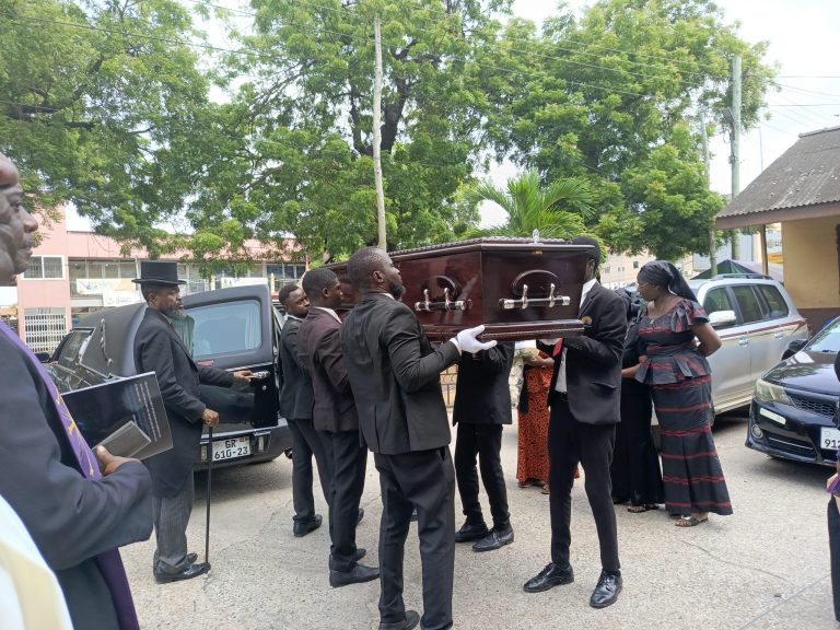Apostle Dr Saakwa-Mante bids farewell to his late father 