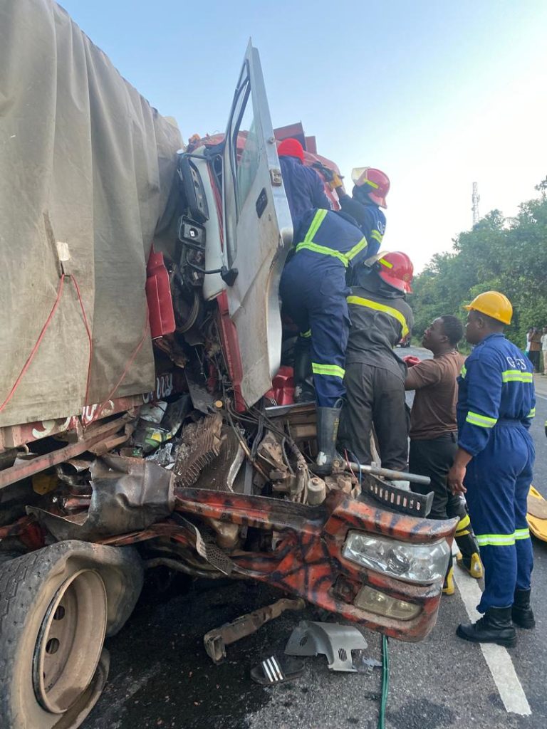 E/R:Three dead, two injured in truck accident at Akyem Asafo