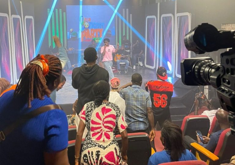 Unsung Artiste of the Year Yaw Darling delivers electrifying performance at Onua Concert Party