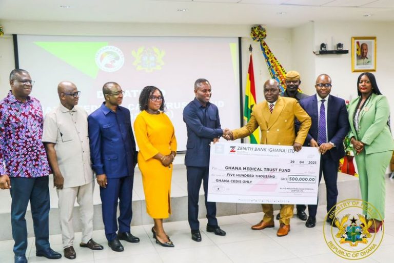 Alhaji Agongo fulfills GHS500,000 pledge to Ghana Medical Trust Fund