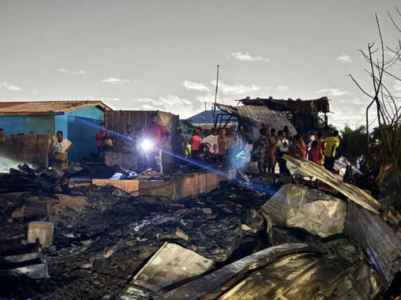 Massive fire at Sakumono slum renders hundreds homeless