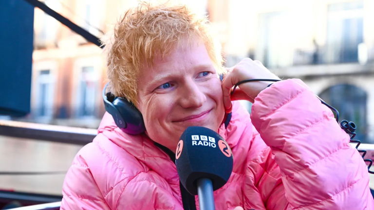 Ed Sheeran renames pub and puts on ‘surprise’ gig