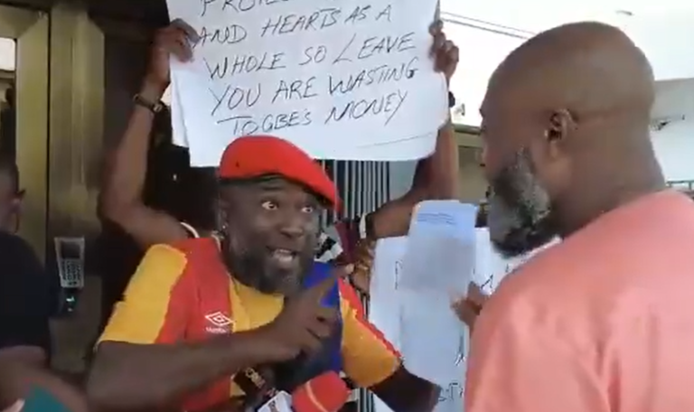 Hearts fans prevent the club’s MD from accessing office, accuse him of being incompetent