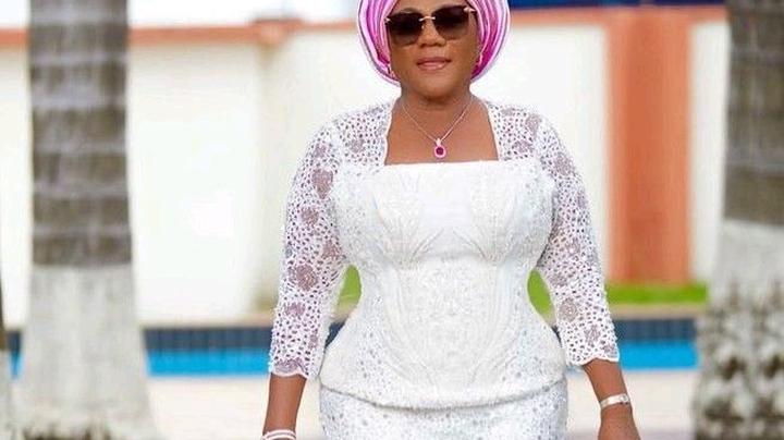 Timeless White Lace Dress Styles Every Woman Should Own