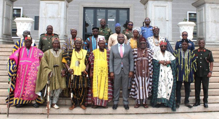 Defence Minister welcomes Northern chiefs in Central Region, praises their support