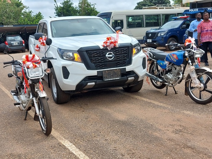 Sunyani West MP donates vehicle, motorbikes to Police