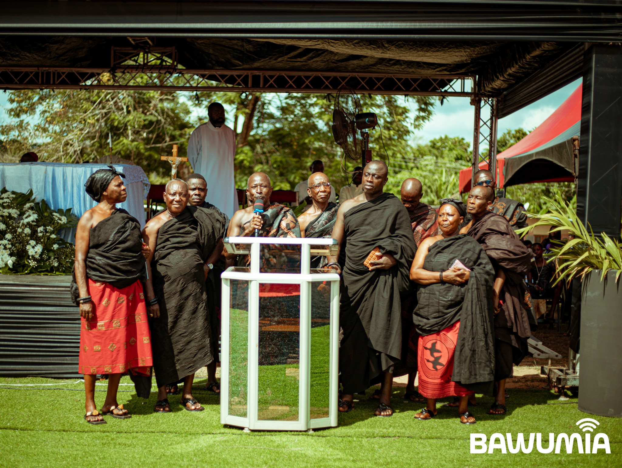 May be an image of 7 people, dais and text that says 'BAWUMIA MĨA'