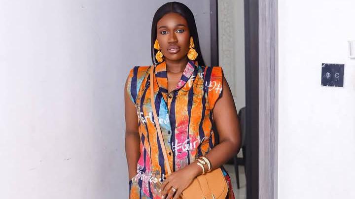 Look Good In These Colourful Outfits