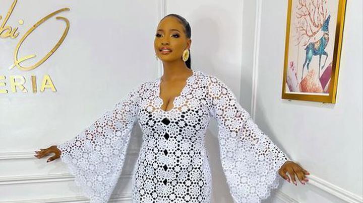 White Boubou Lace Style for Women: Elegance in Simplicity