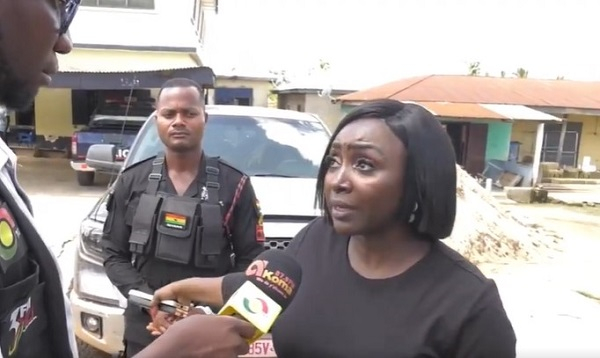 Watch heavily armed men resist Hannah Bissiw, anti-galamsey taskforce over arrest of Chinese illegal miners