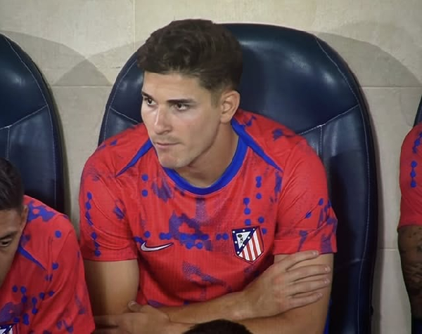 Julian Alvarez goes trophyless for the first time in his career