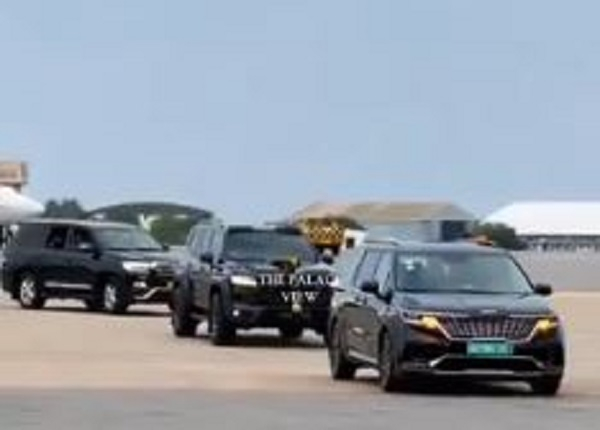 Watch videos of the departure of Asantehene from Accra