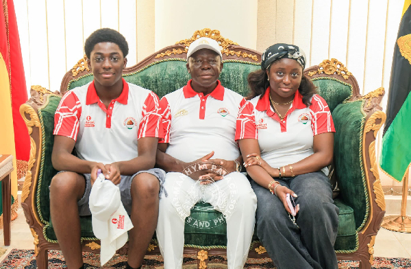 See photo of Otumfuo Osei Tutu II and his two of his children