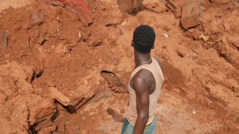 More than 700 believed dead in devastating Nigeria floods