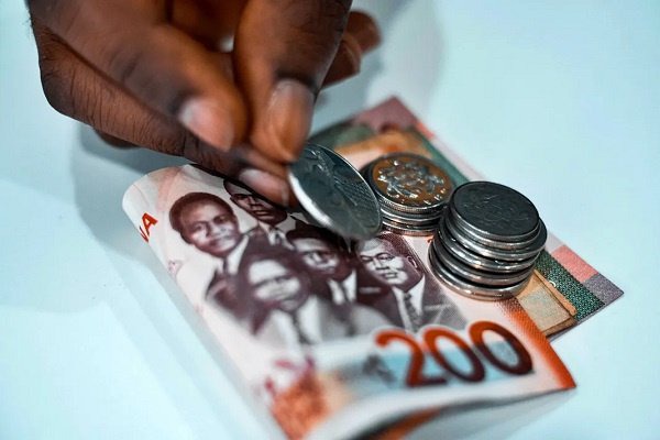 Ghana Cedi Appreciates Against Dollar on Interbank Market as Forex Bureau Rates Diverge