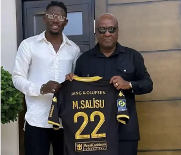 Mohammed Salisu presents AS Monaco jersey to President John Mahama