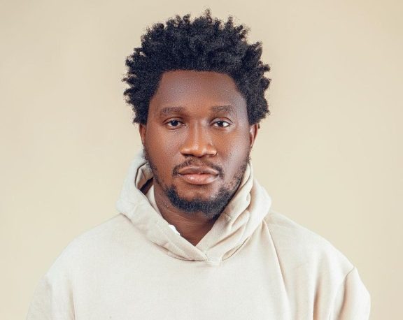 Nasboi survives auto crash while pursuing Davido collaboration