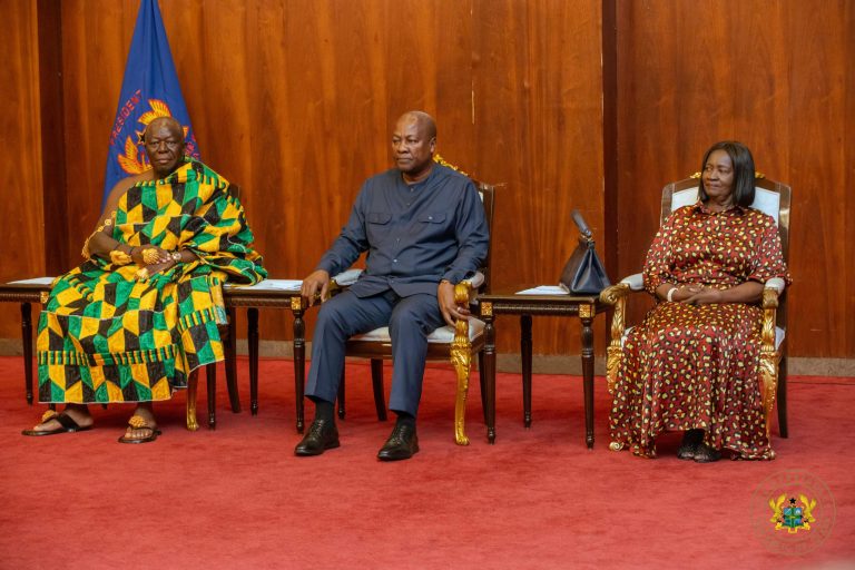 Mahama commends Otumfuo’s efforts towards resolving Bawku conflict 