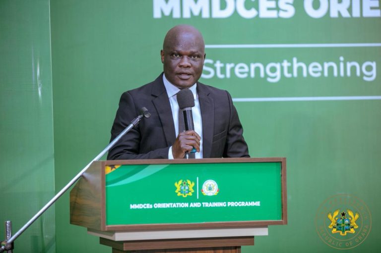 Minister urges MMDCEs to eschew tendencies of being armchair politicians 