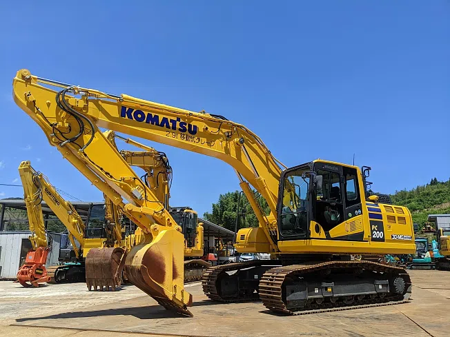 We receive over 200 excavators daily – Transport Minister raises alarm over influx at Tema Port