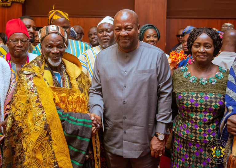 Photos: Dagbon Overlord pays courtesy call on Mahama