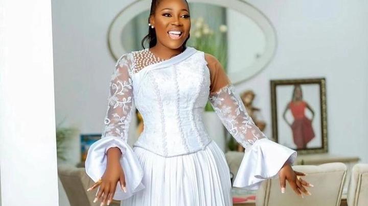 Stunning Lace Outfit Styles for Every Lady
