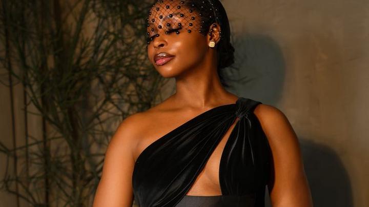 Black-Themed Outfit Ideas for Ladies