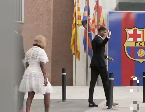 Watch how Rashford arrived in Barcelona to complete his loan move