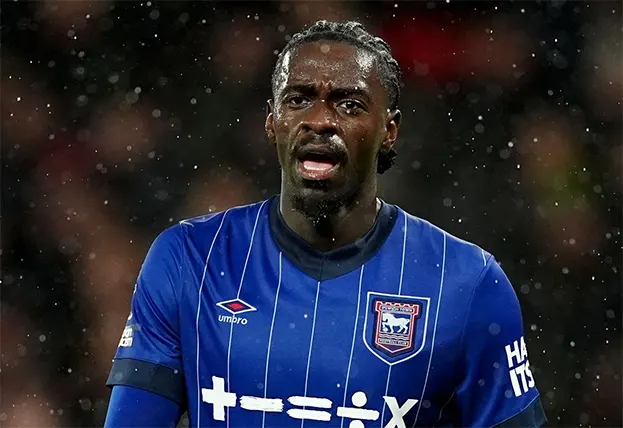 Axel Tuanzebe Sues Former Club Man United