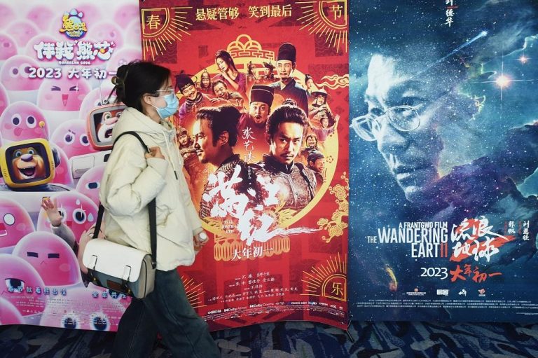 Xi calls for creating more fine cinematic works