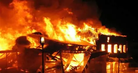 Fire engulfs wooden structures at Madina ritz junction