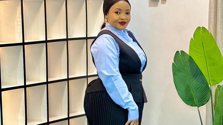Office Wear for Women: Balancing Professionalism and Style